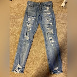 American Eagle Distressed Jeans / Jeggings